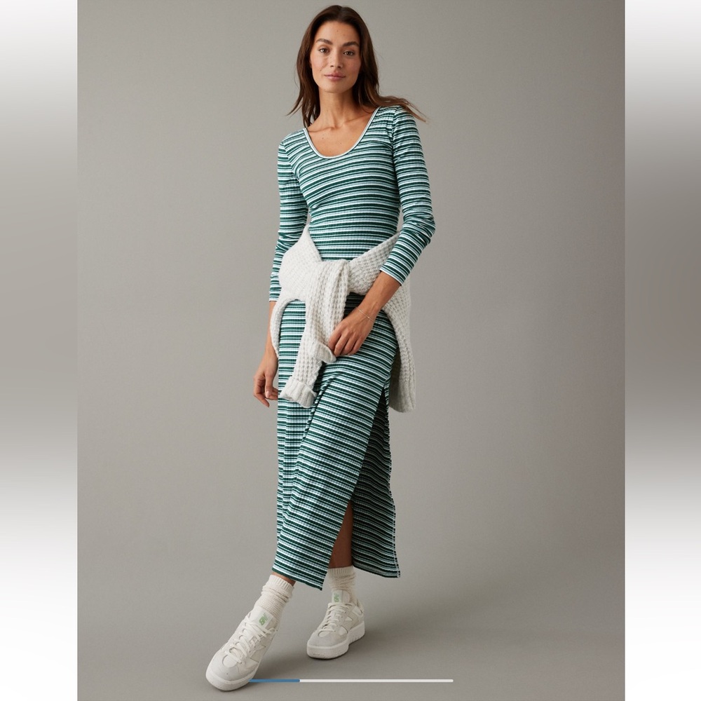 AMERICAN EAGLE | Striped Long Sleeve Midi Dress
